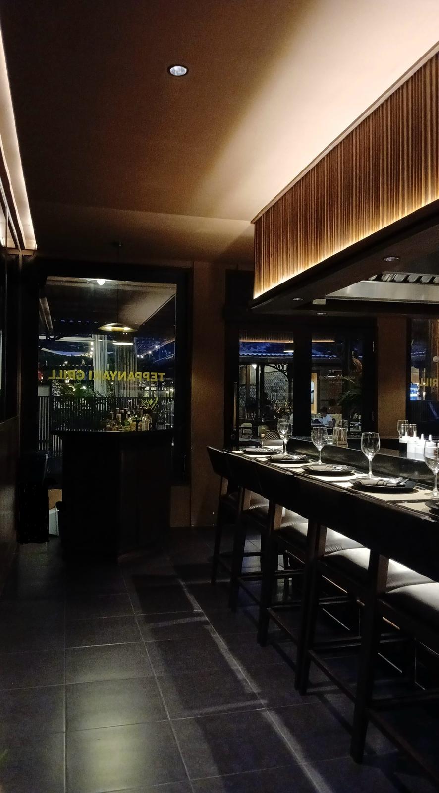 Isaya interior